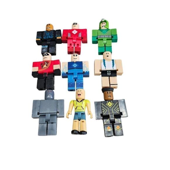 9 Roblox bundle figures - Picture 2 of 4